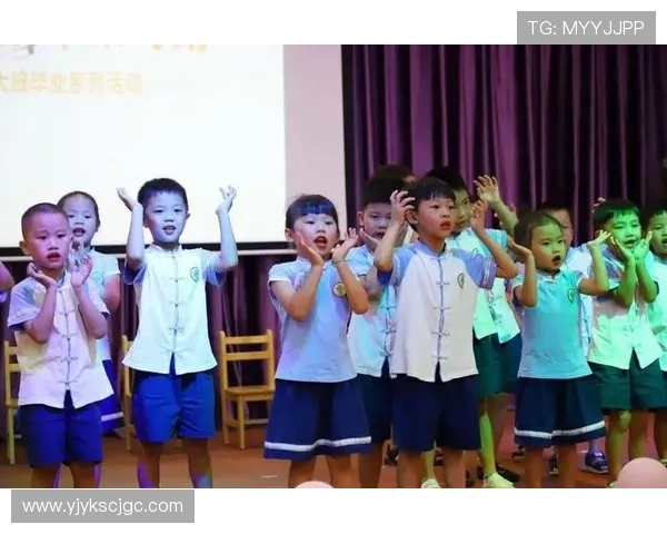 中国足球明星之子成长记:从绿茵场到人生舞台的精彩旅程